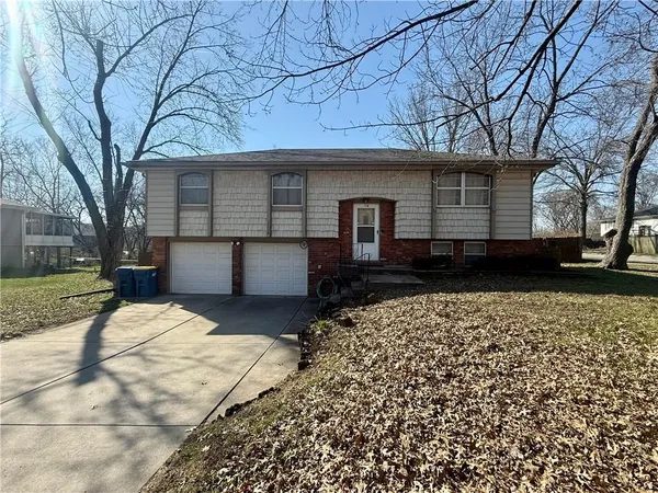 $260,000 | 1116 Owens Drive, Liberty, MO 64068