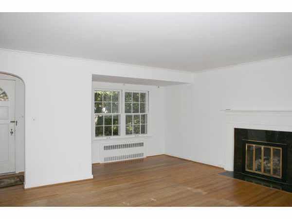 110 North Remington Road Columbus, OH 43209 - Photo 3 of 5