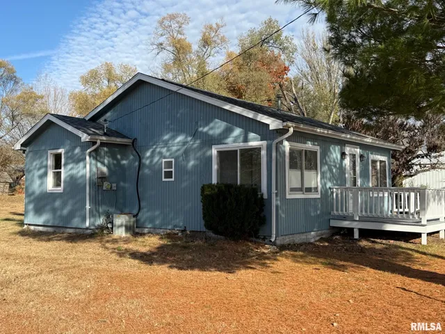 $50,000 | 809 North Fourth Street, Oquawka, IL 61469