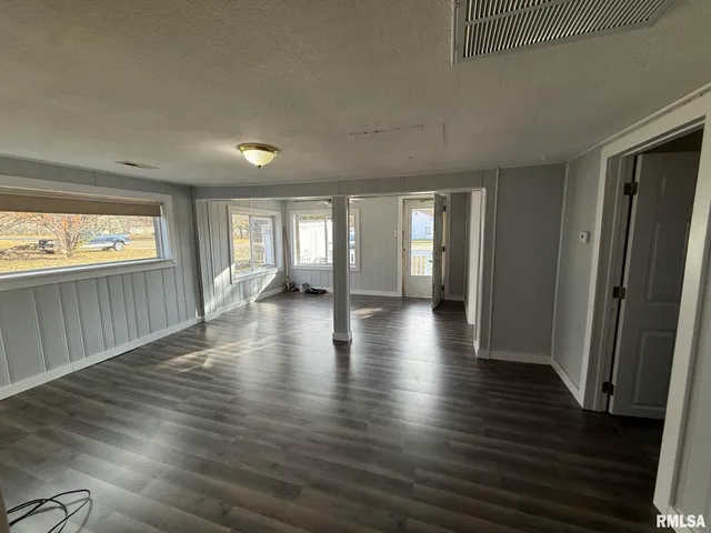 $50,000 | 809 North Fourth Street, Oquawka, IL 61469