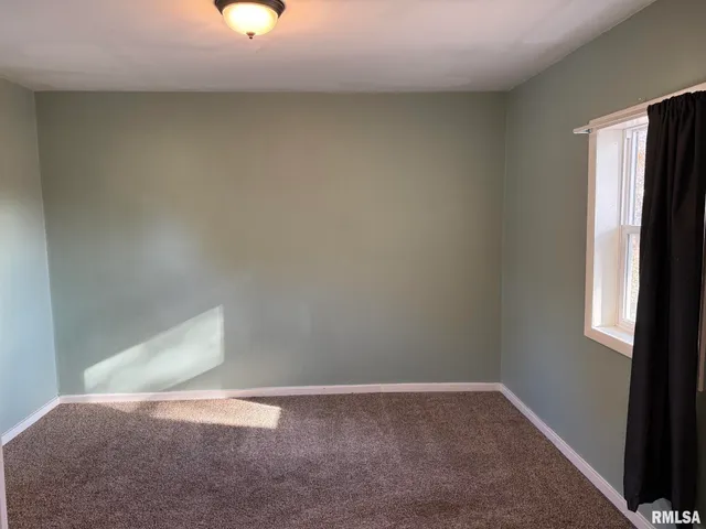 $50,000 | 809 North Fourth Street, Oquawka, IL 61469