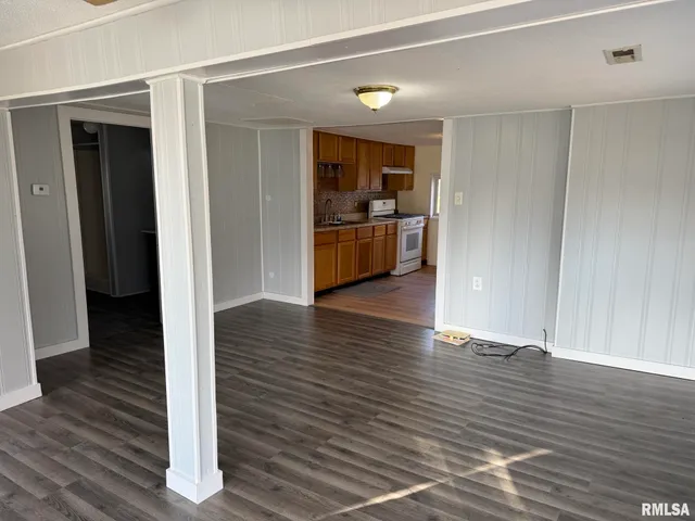 $50,000 | 809 North Fourth Street, Oquawka, IL 61469