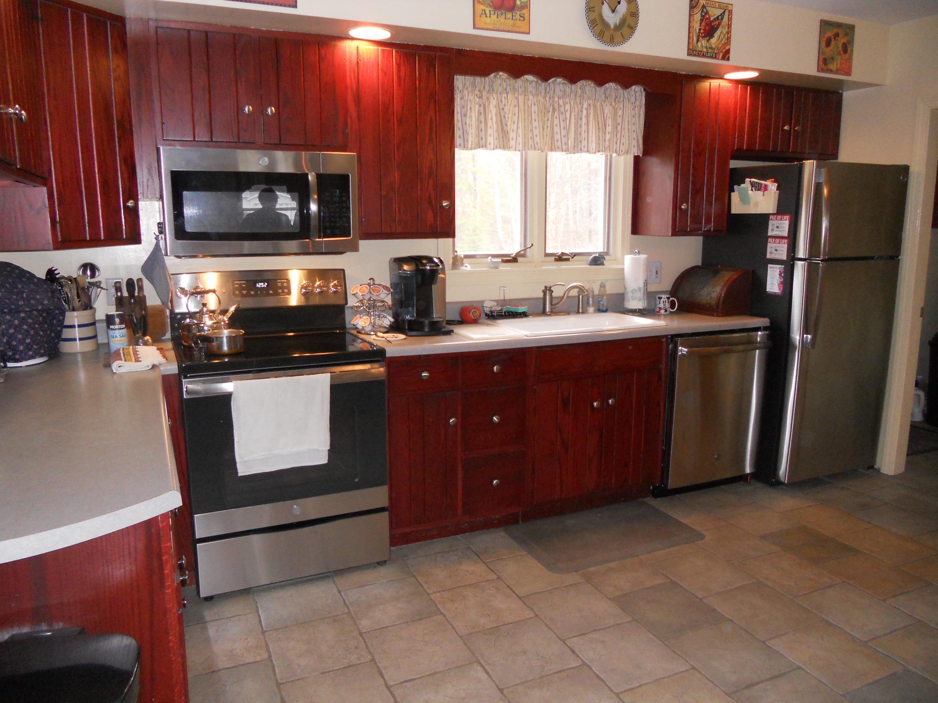 29 Canterbury Road Brewer, ME 04412 - Photo 8 of 18 Kitchen