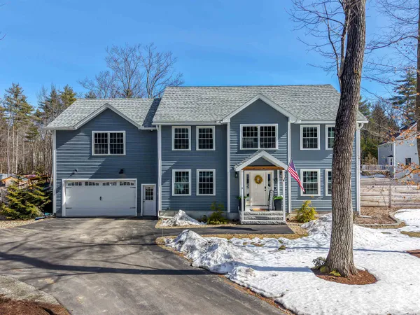 $925,000 | 8 Poor Farm Road, Brookline, NH 03033