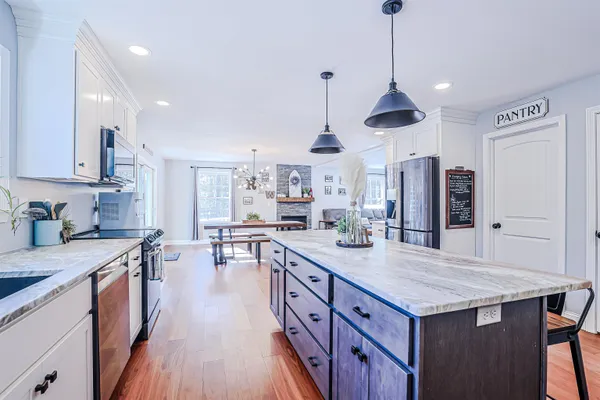 $925,000 | 8 Poor Farm Road, Brookline, NH 03033