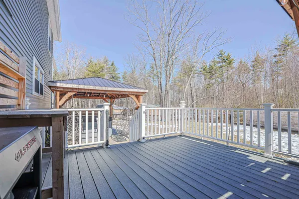 $925,000 | 8 Poor Farm Road, Brookline, NH 03033