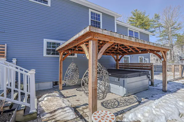 $925,000 | 8 Poor Farm Road, Brookline, NH 03033