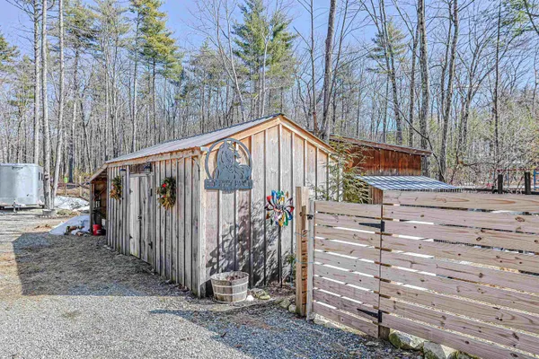$925,000 | 8 Poor Farm Road, Brookline, NH 03033