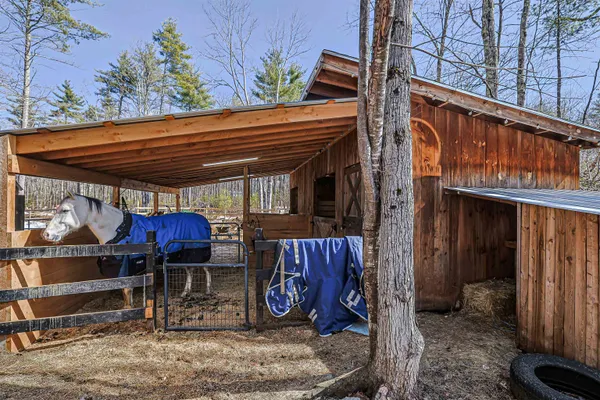 $925,000 | 8 Poor Farm Road, Brookline, NH 03033