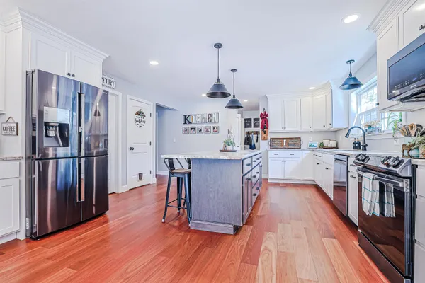 $925,000 | 8 Poor Farm Road, Brookline, NH 03033