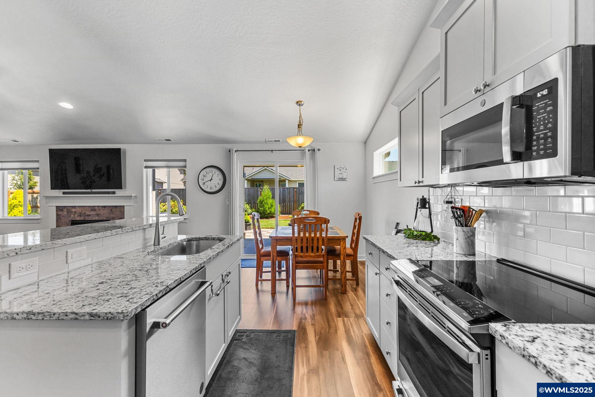 2216 Falcon Avenue Stayton, OR 97383 - Photo 12 of 31 Gallery Image 12
