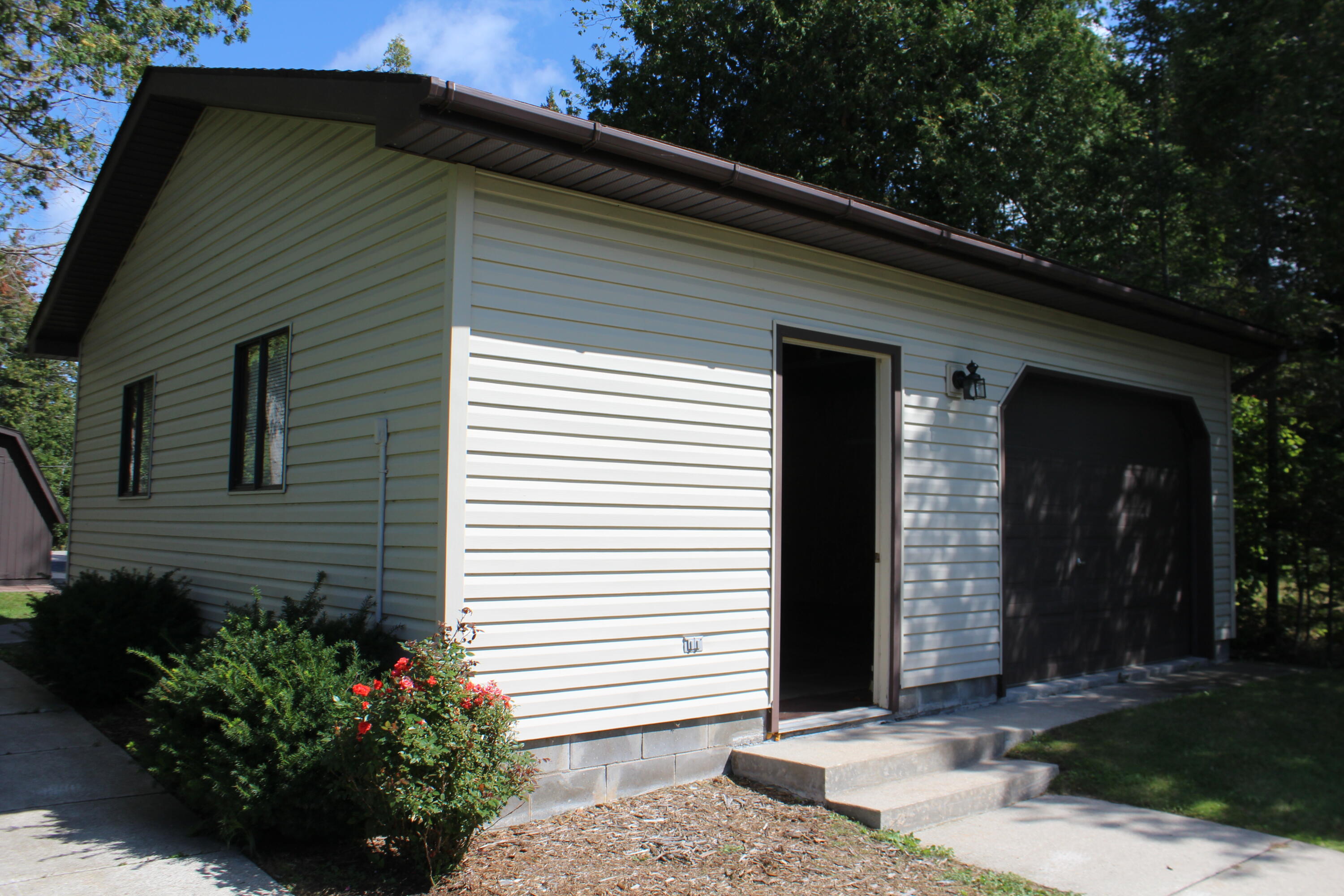 6600 Grand Point Road Presque Isle, MI 49777 - Photo 5 of 21 Gallery Image 5