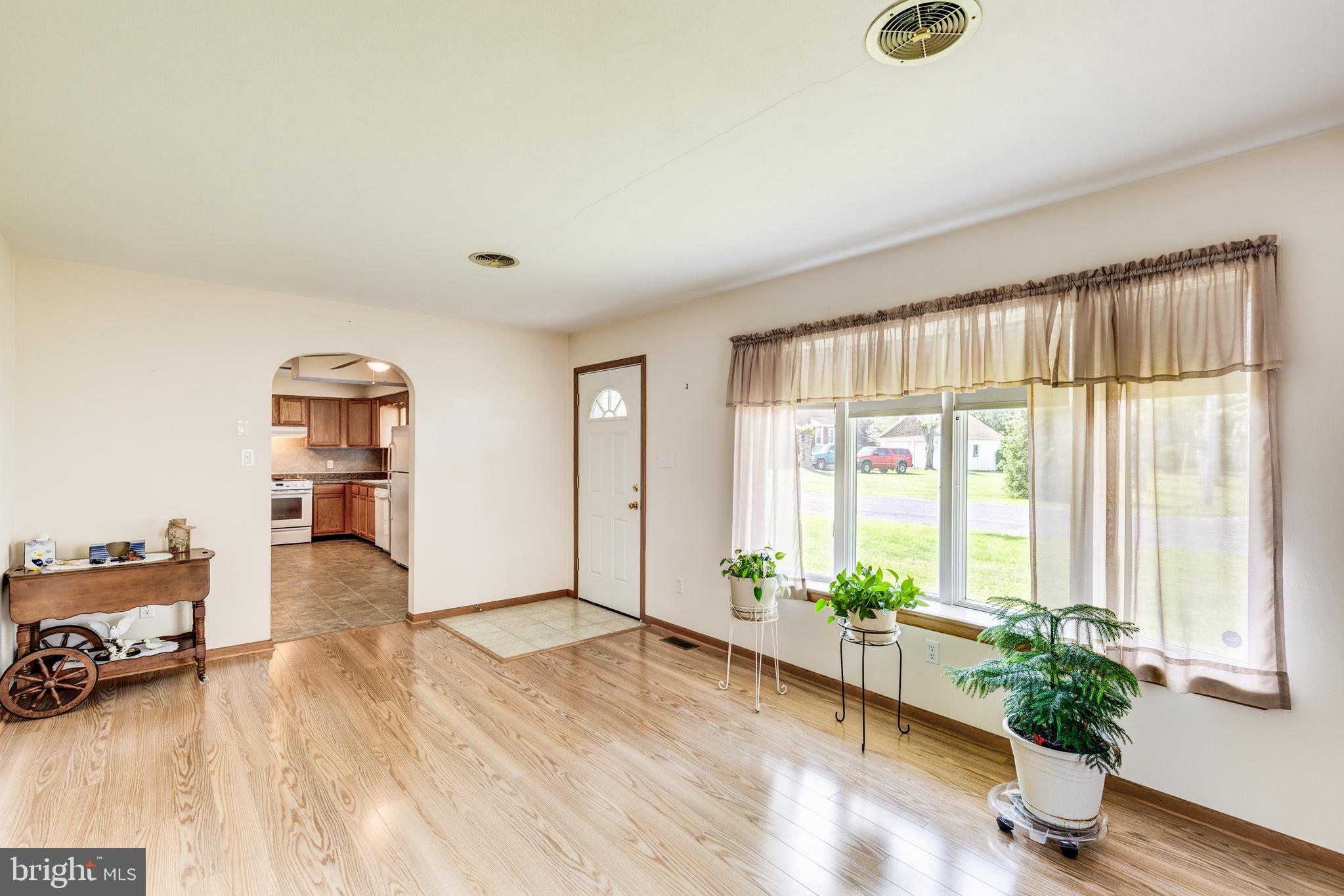 313 Roberts Mill Road Taneytown, MD 21787 - Photo 5 of 31 Gallery Image 5
