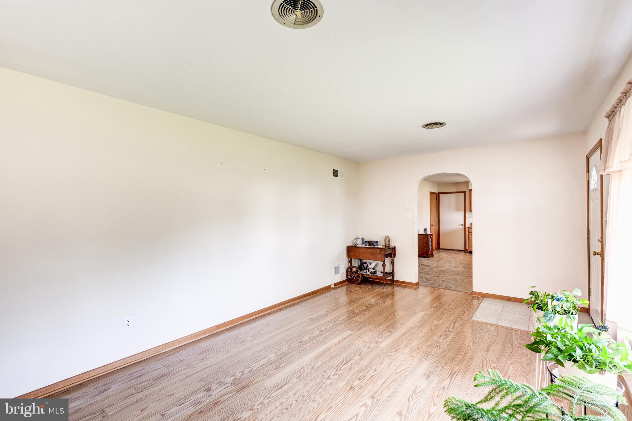 313 Roberts Mill Road Taneytown, MD 21787 - Photo 6 of 31 Gallery Image 6