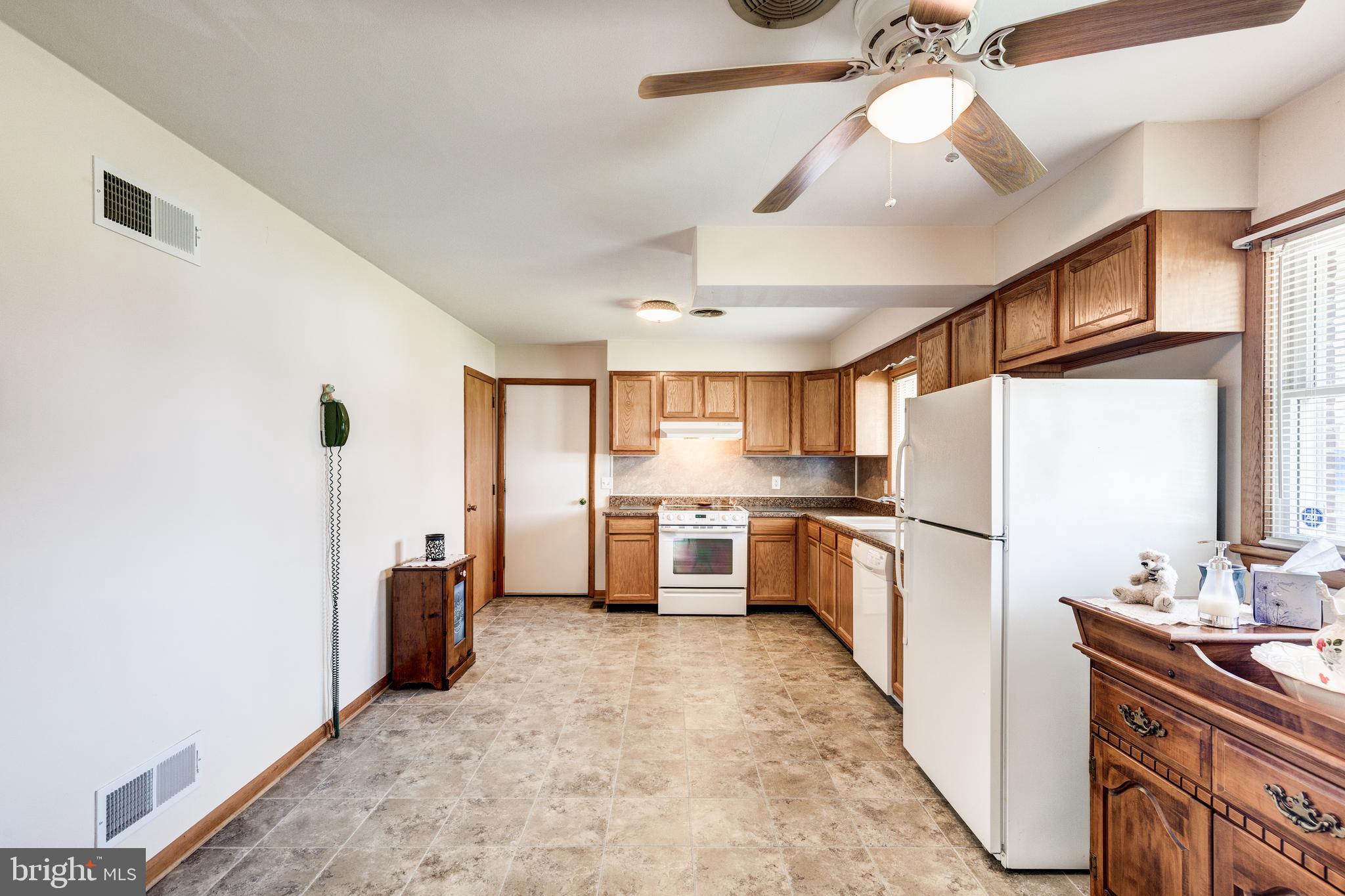 313 Roberts Mill Road Taneytown, MD 21787 - Photo 7 of 31 Gallery Image 7