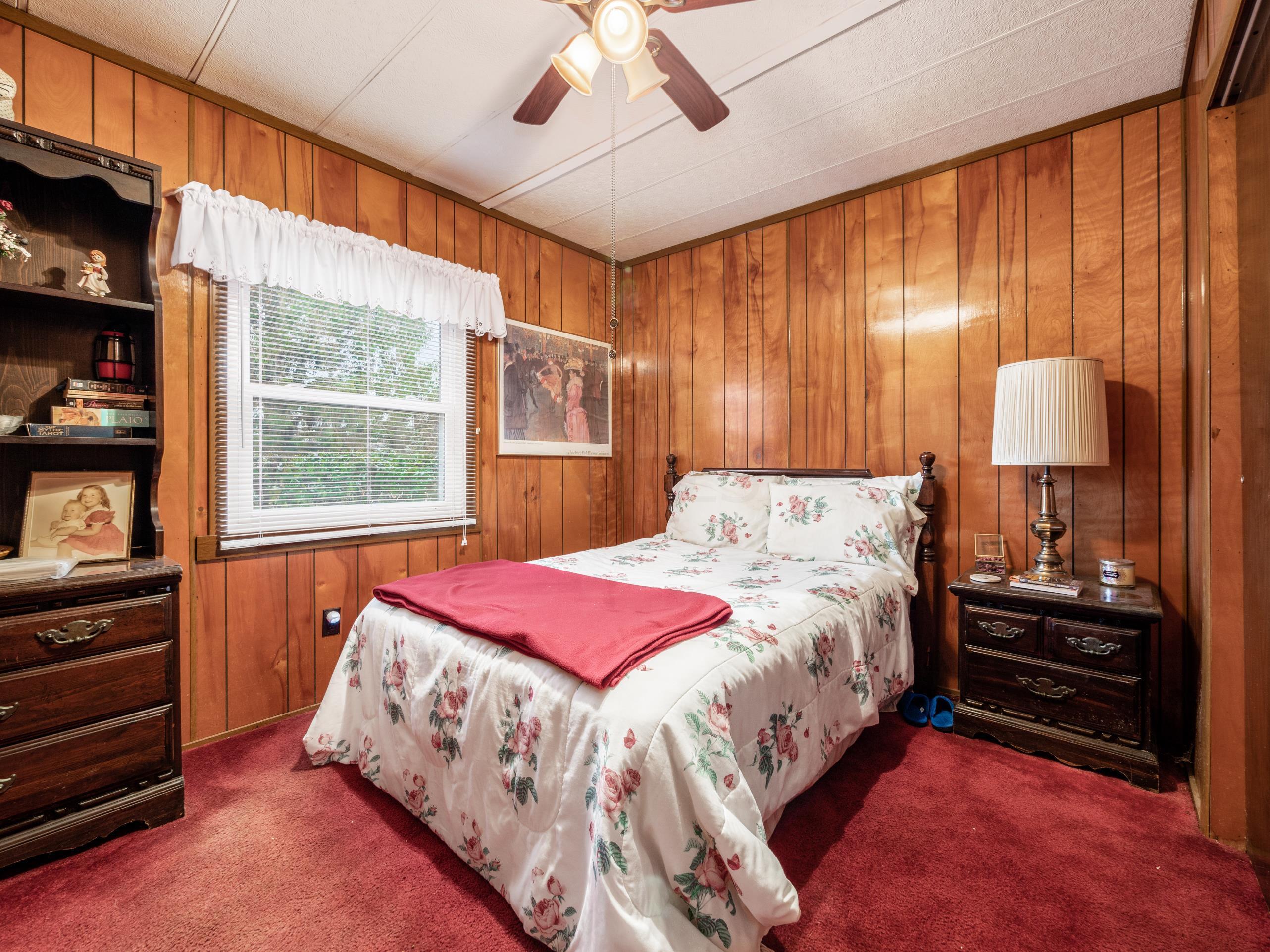 8090 Ridge Road Zanesville, OH 43701 - Photo 19 of 28 8090 Ridge Rd bed 3