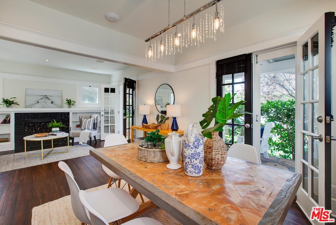 754 Palms Boulevard Venice, CA 90291 - Photo 28 of 45 a view of a dining room with furniture window and wooden floor