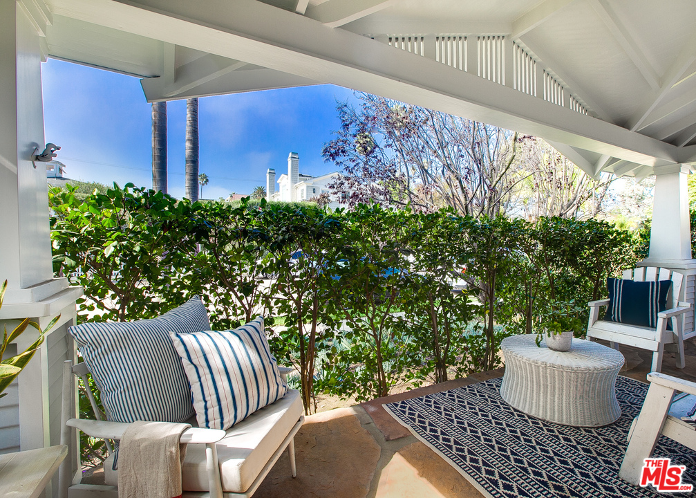 754 Palms Boulevard Venice, CA 90291 - Photo 30 of 45 a view of balcony with furniture
