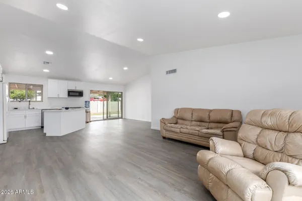 $567,000 | 2826 East Cactus Road, Phoenix, AZ 85032