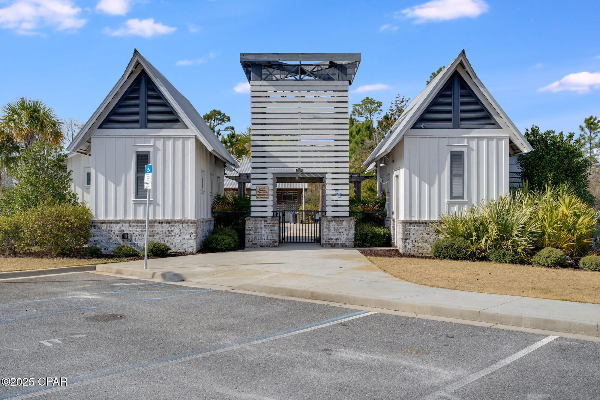 154 Merrion Road Southport, FL 32409 - Photo 14 of 37