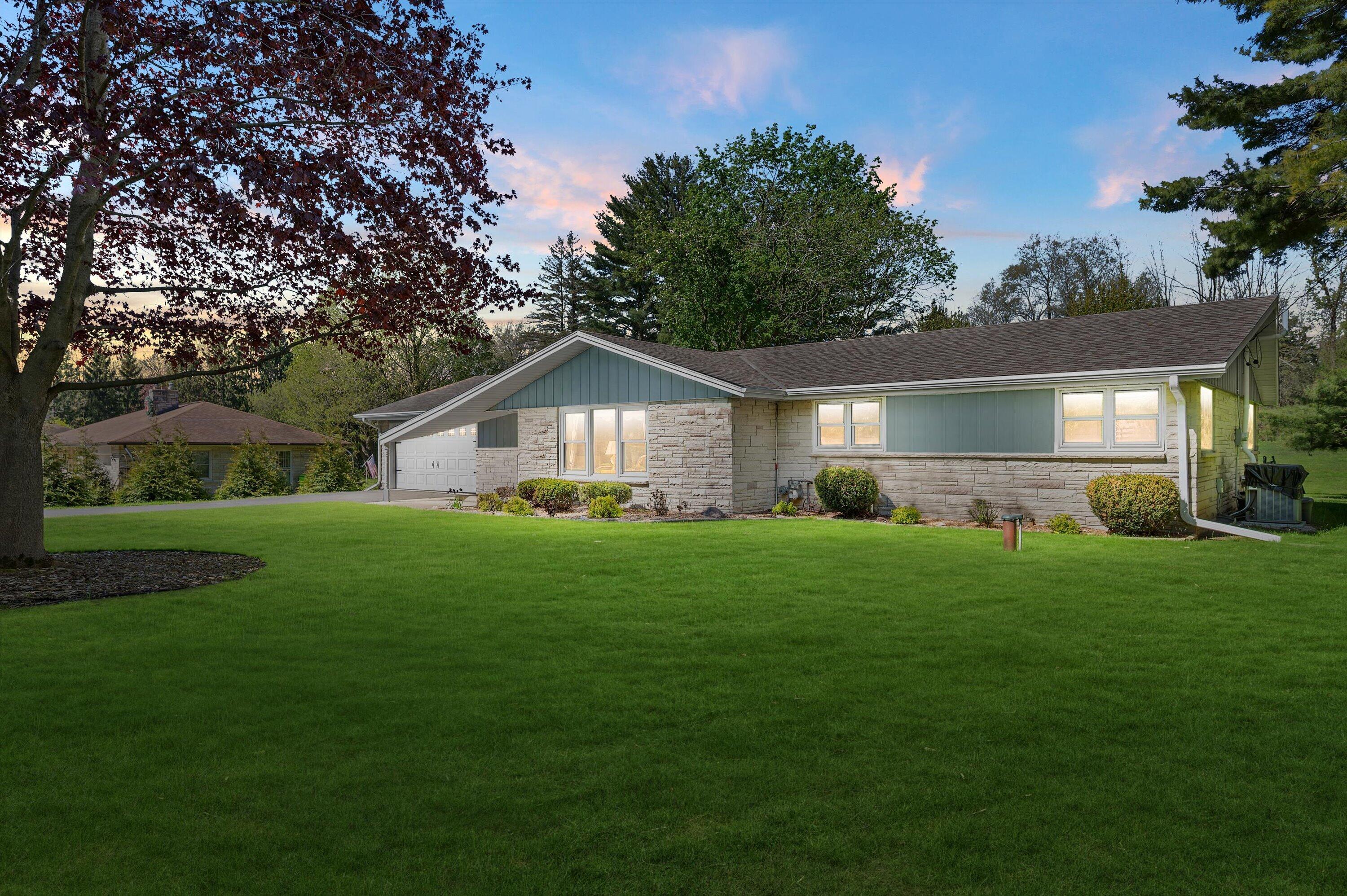 405 Plat Road Richfield, WI 53017 - Photo 2 of 42 Twilight