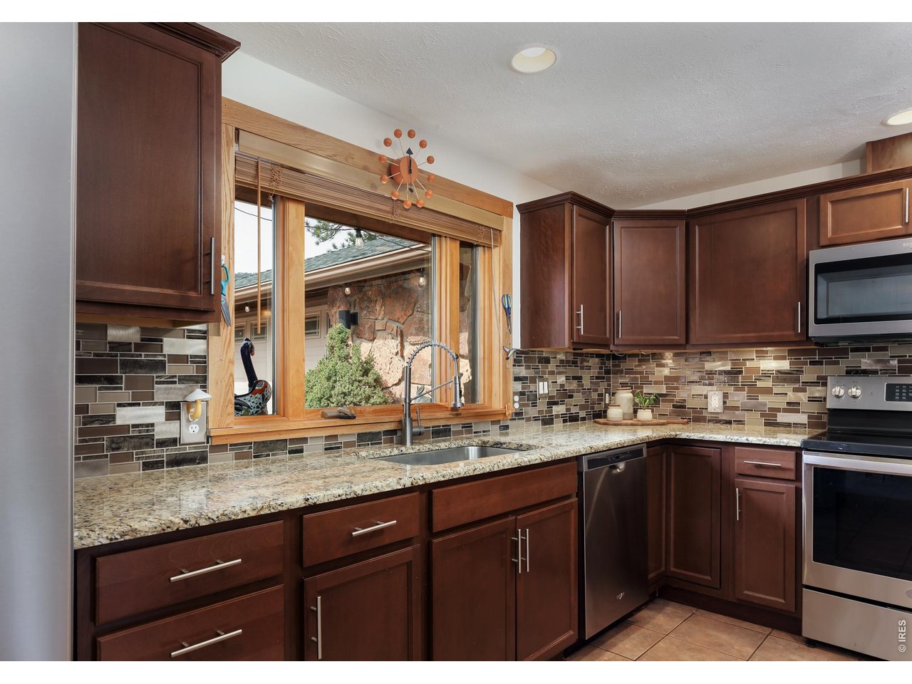 655 Kiowa Road Lyons, CO 80540 - Photo 11 of 48