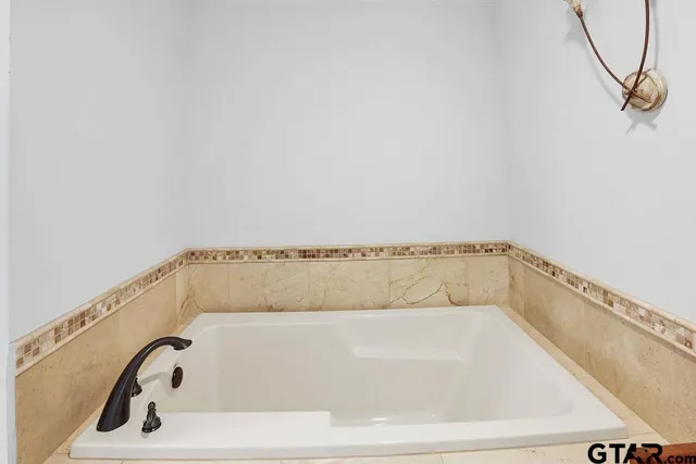 $525,000 | 2801 Wexford Drive, Unit PH1306, Tyler, TX 75709