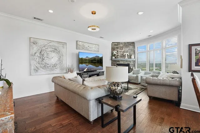 $525,000 | 2801 Wexford Drive, Unit PH1306, Tyler, TX 75709