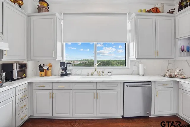 $525,000 | 2801 Wexford Drive, Unit PH1306, Tyler, TX 75709