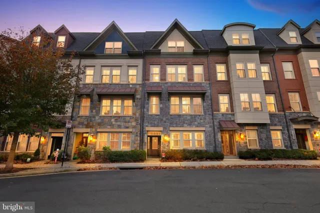 $859,900 | 1308 South Quinn Street, Arlington, VA 22204