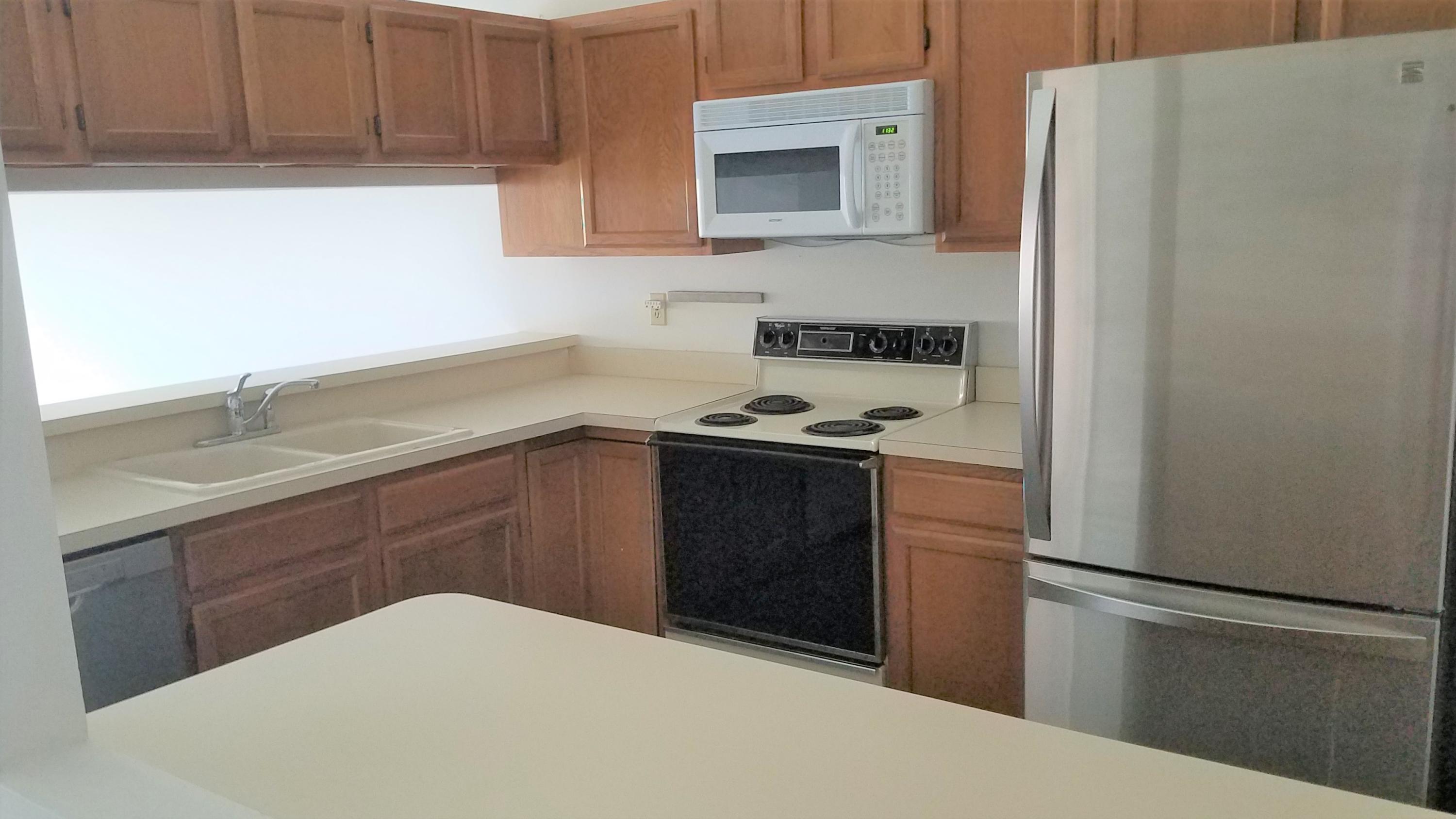 412 Buttonwood Place Boca Raton, FL 33431 - Photo 5 of 11 Kitchen