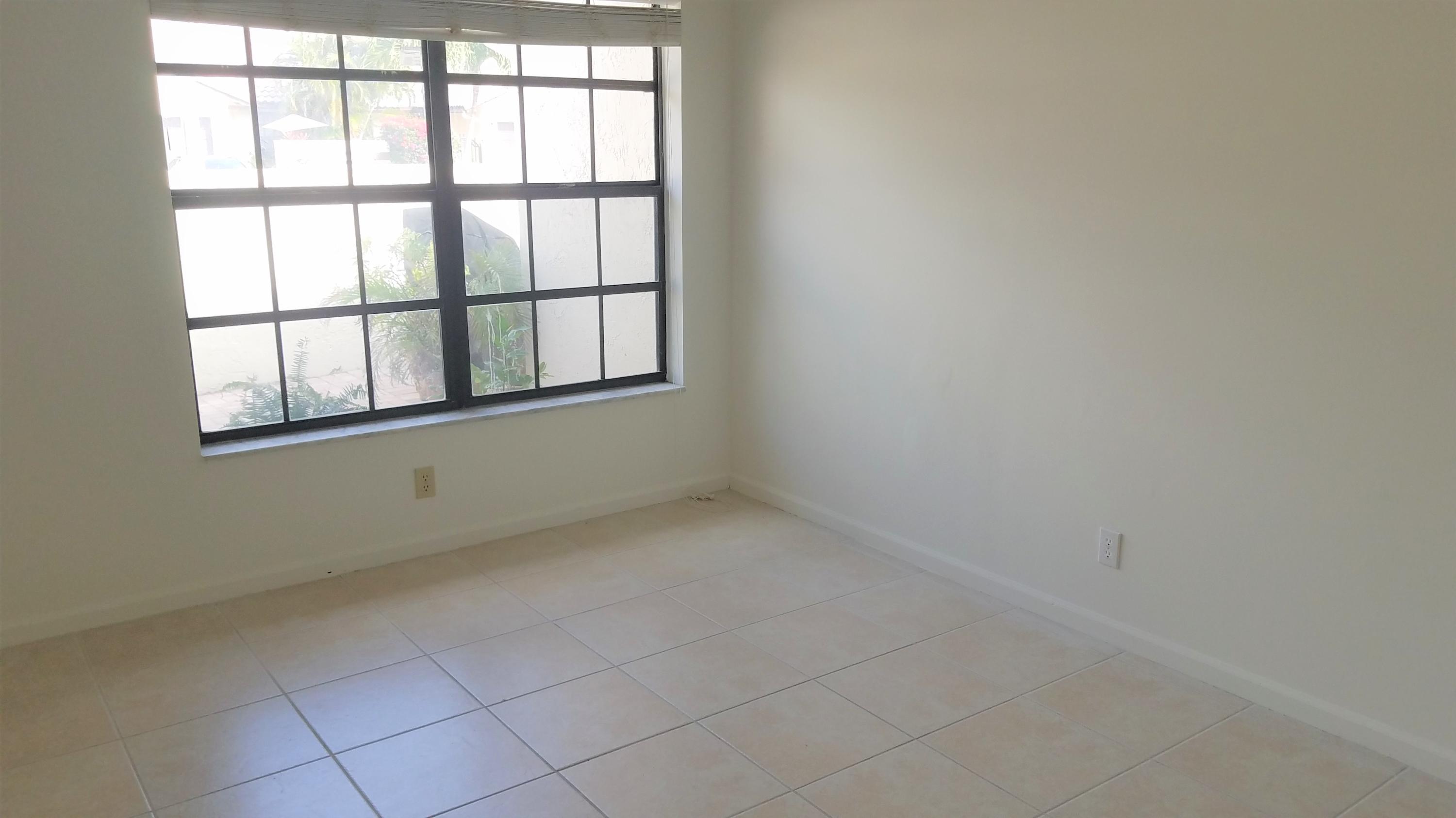 412 Buttonwood Place Boca Raton, FL 33431 - Photo 10 of 11 Guest Bedroom