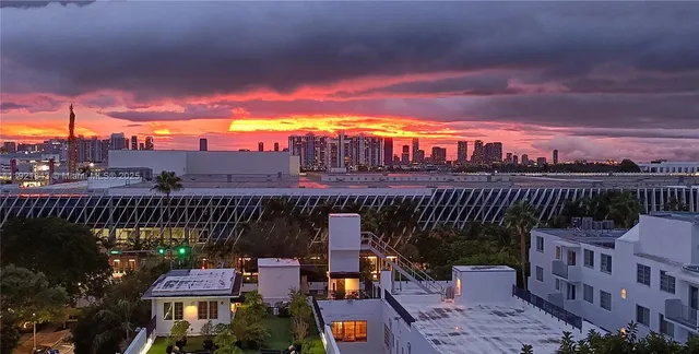 $450,000 | 245 18th Street, Unit 902, Miami Beach, FL 33139