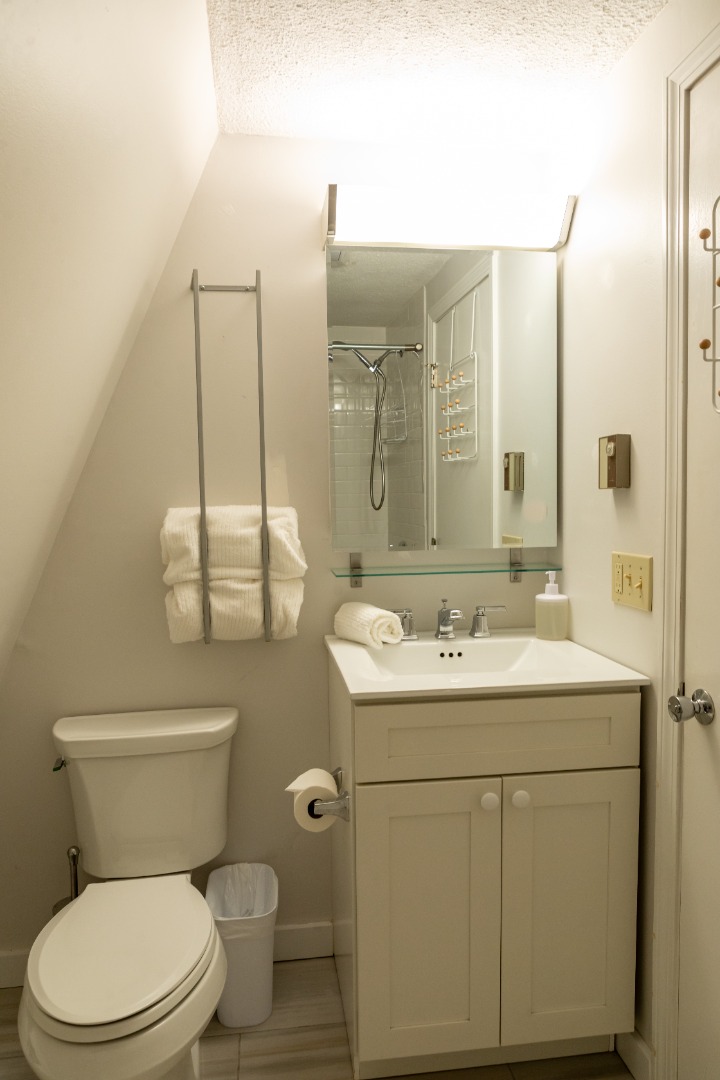 4 Quail Run Road, Unit 21 Oak Bluffs, MA 02557 - Photo 13 of 26