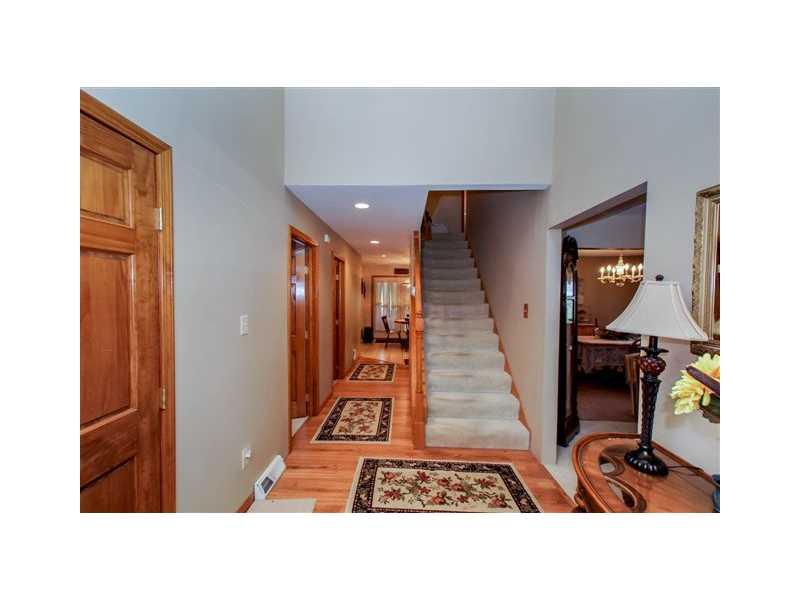 255 Juniata Road Dunbar, PA 15431 - Photo 8 of 25 Entry/Foyer.