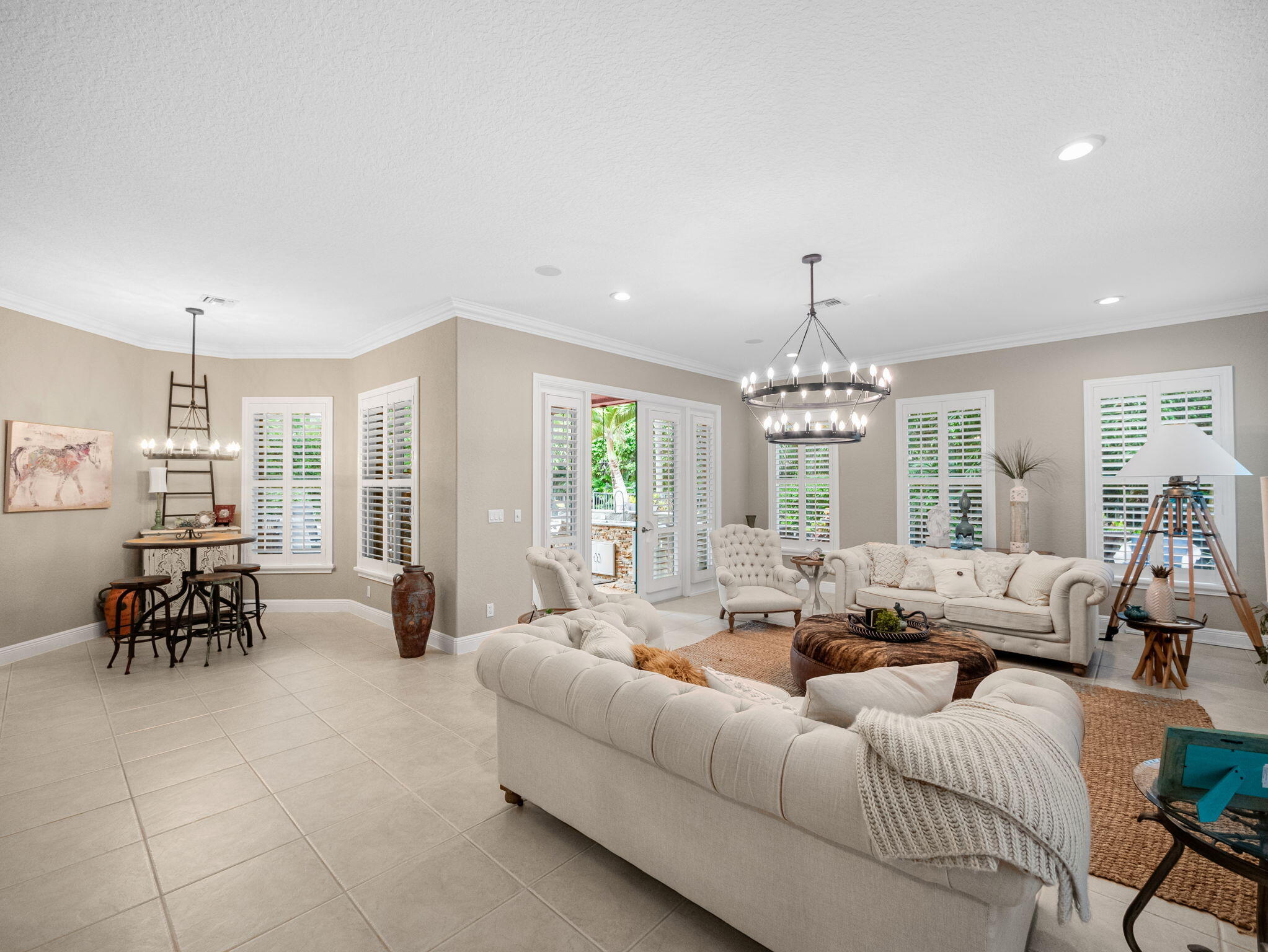 10698 Versailles Boulevard Wellington, FL 33449 - Photo 8 of 27 29-web-or-mls-037