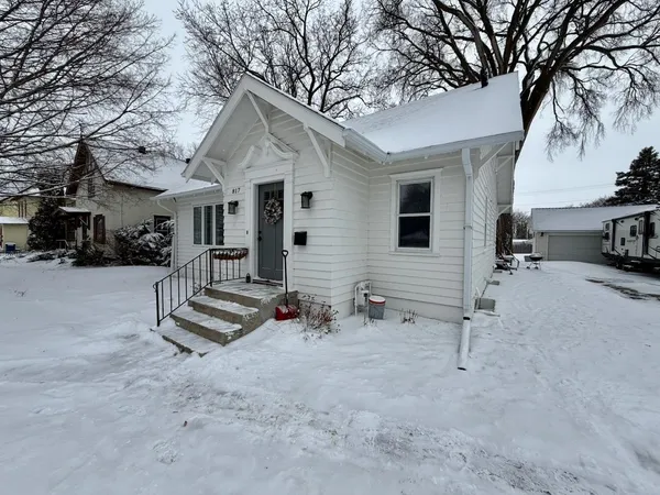 $239,000 | 817 West Lincoln Avenue, Fergus Falls, MN 56537