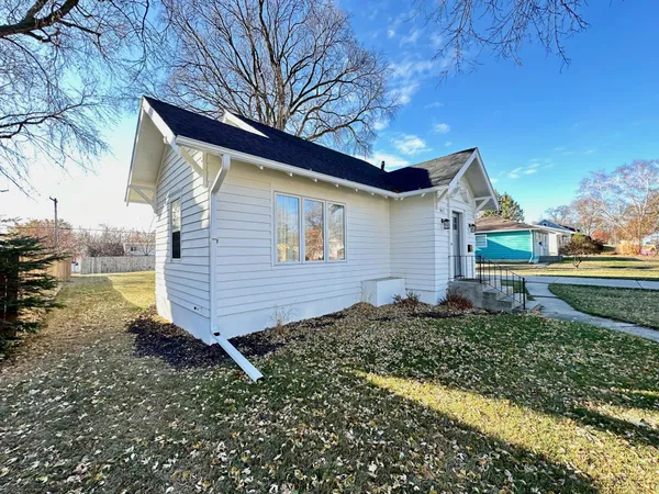 $239,000 | 817 West Lincoln Avenue, Fergus Falls, MN 56537