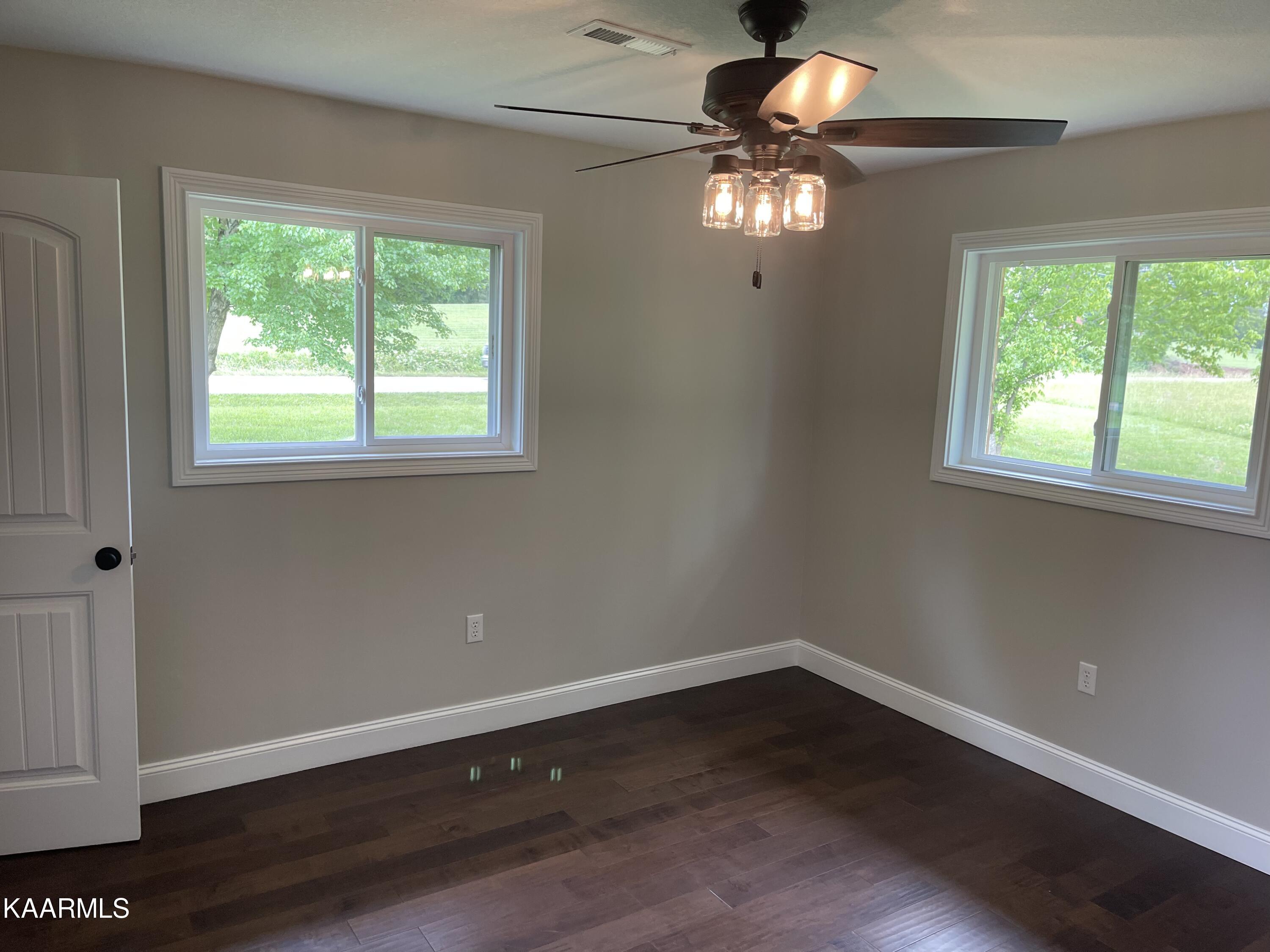 5518 East Emory Road Knoxville, TN 37918 - Photo 12 of 33 2022-05-24 12.12.21