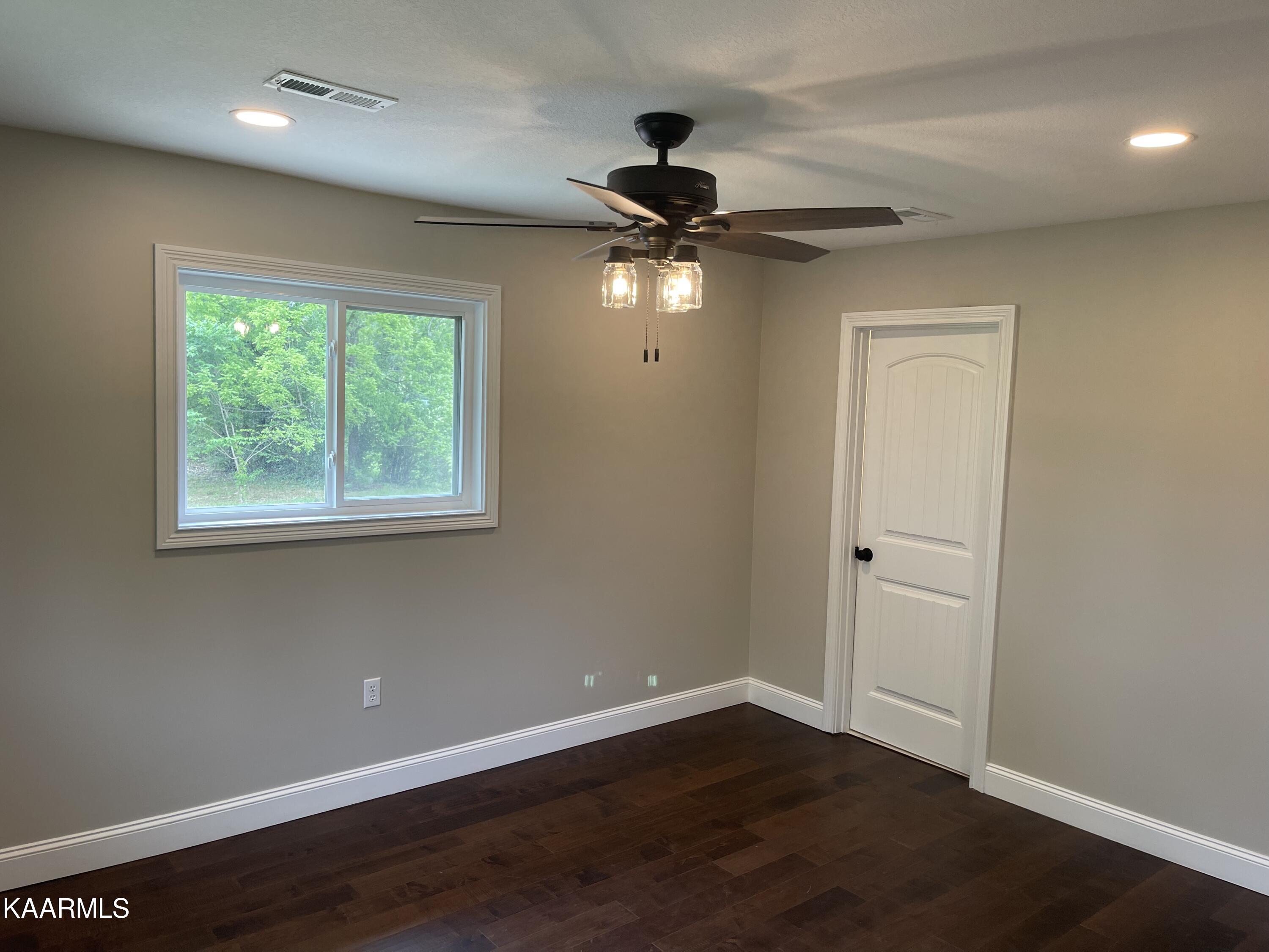 5518 East Emory Road Knoxville, TN 37918 - Photo 13 of 33 2022-05-24 12.12.34