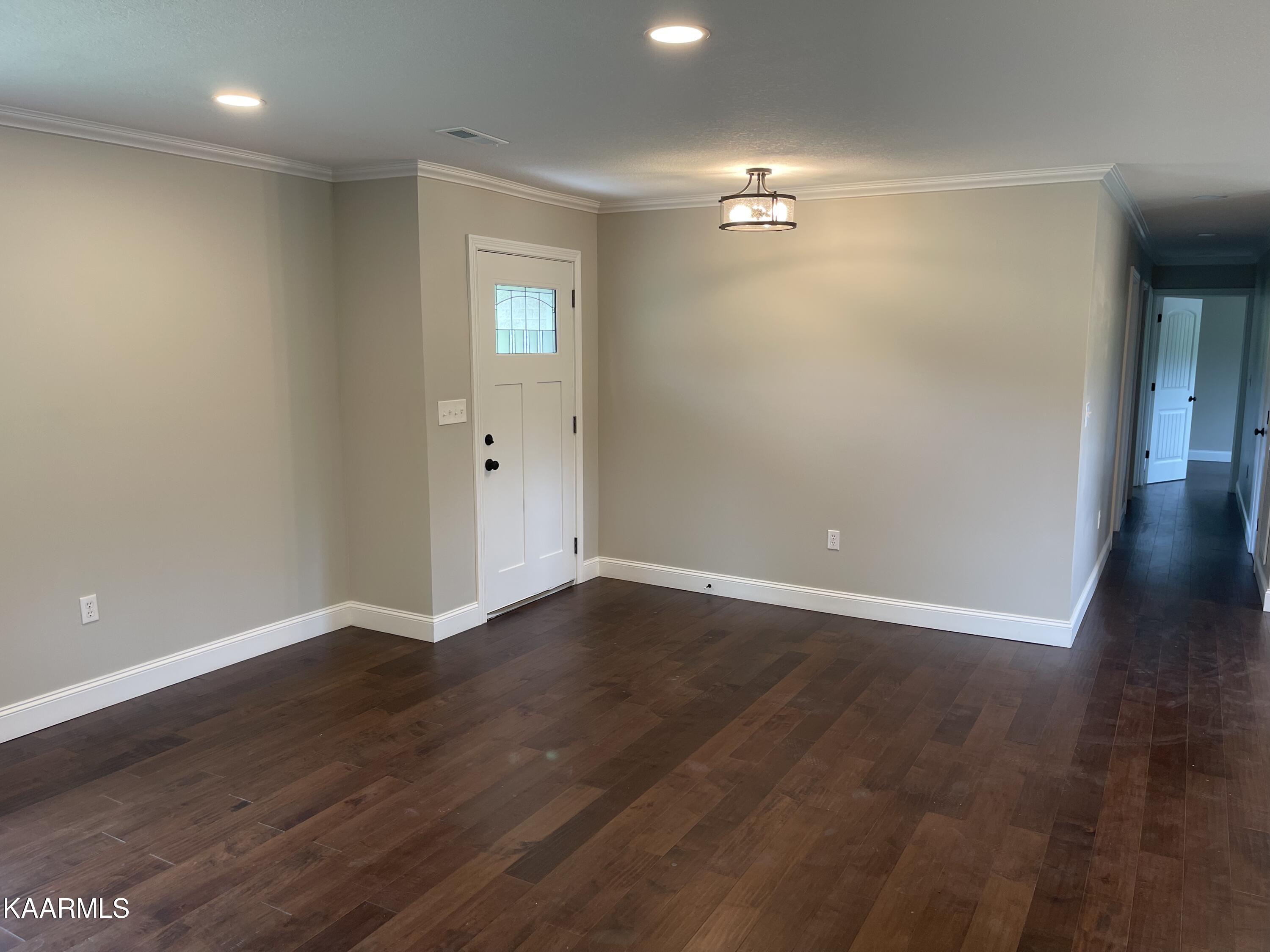 5518 East Emory Road Knoxville, TN 37918 - Photo 20 of 33 2022-05-24 12.15.19