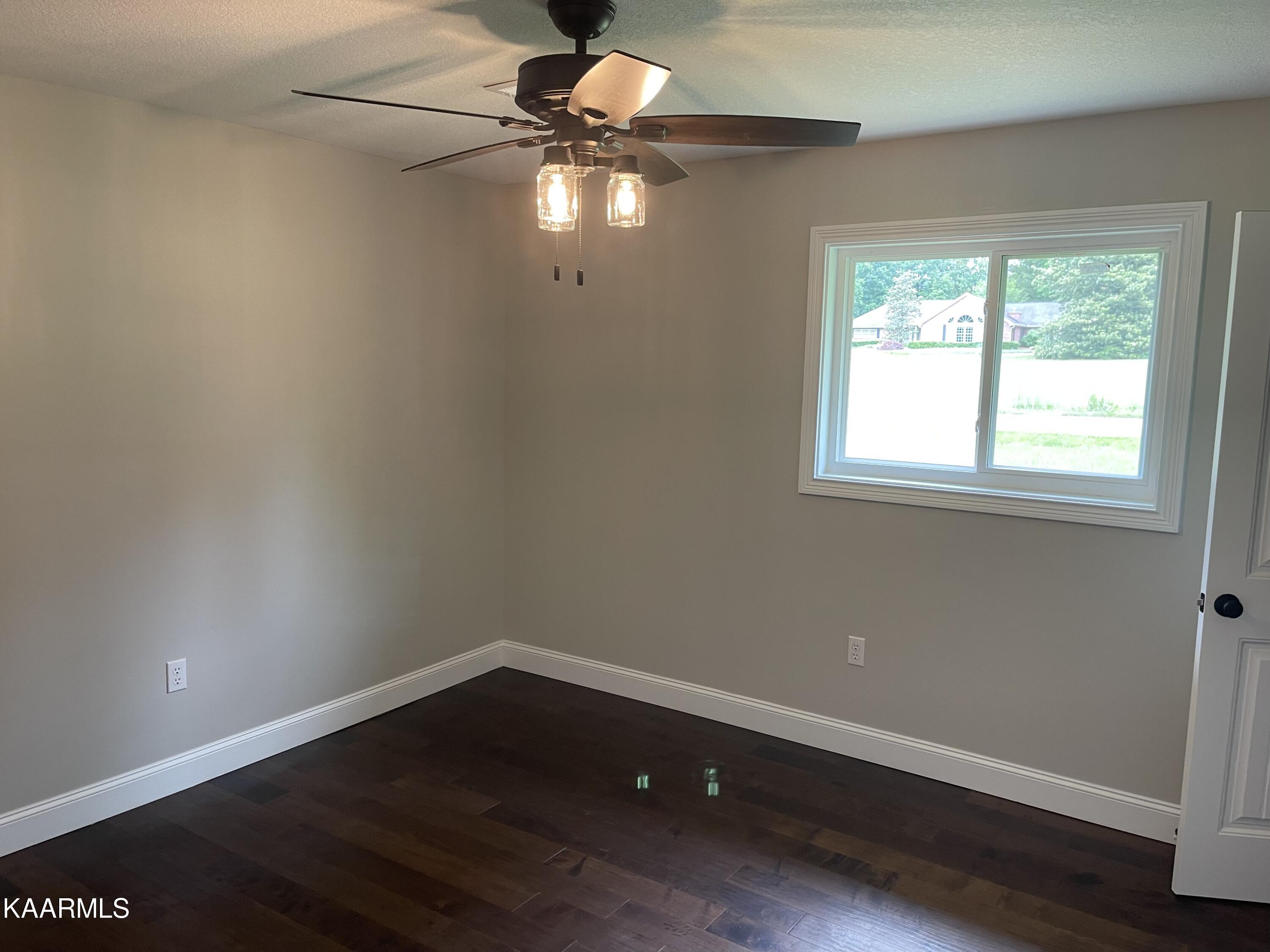 5518 East Emory Road Knoxville, TN 37918 - Photo 10 of 33 2022-05-24 12.11.20