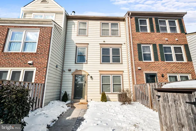 $397,500 | 7614 Jordon Hollow Court, Manassas, VA 20109