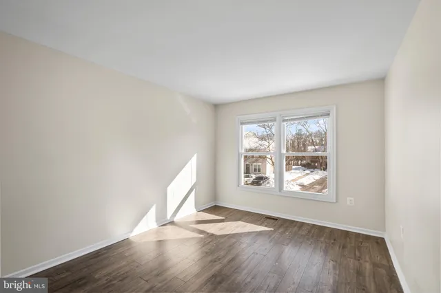 $397,500 | 7614 Jordon Hollow Court, Manassas, VA 20109