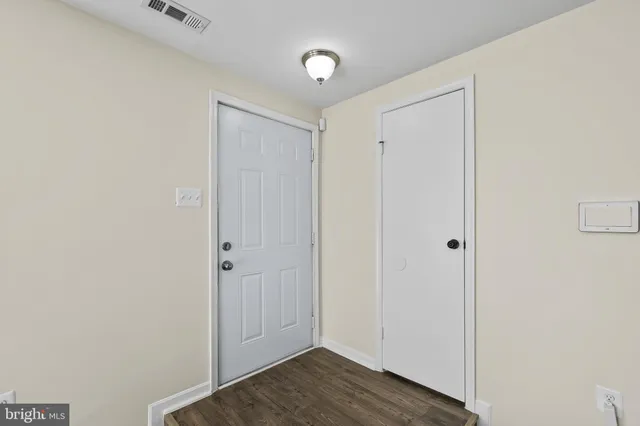 $397,500 | 7614 Jordon Hollow Court, Manassas, VA 20109