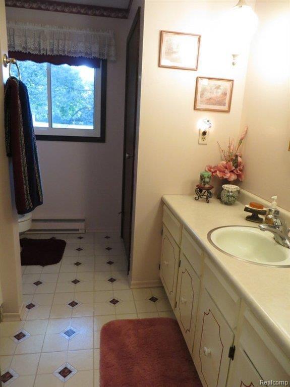 4745 East Allen Road Howell, MI 48855 - Photo 16 of 23 Main Bath.JPG