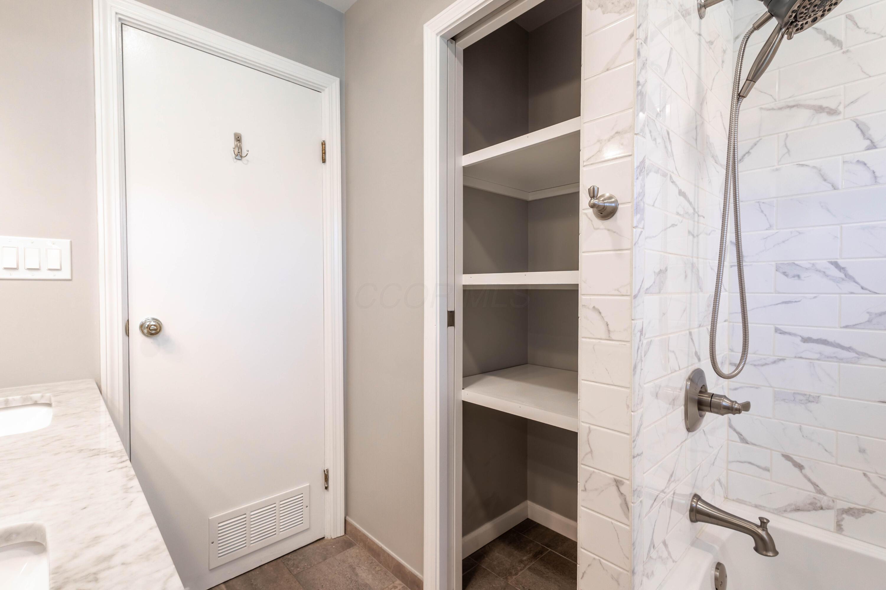 384 Cherrington Road Westerville, OH 43081 - Photo 39 of 69 CT6A7107-HDR