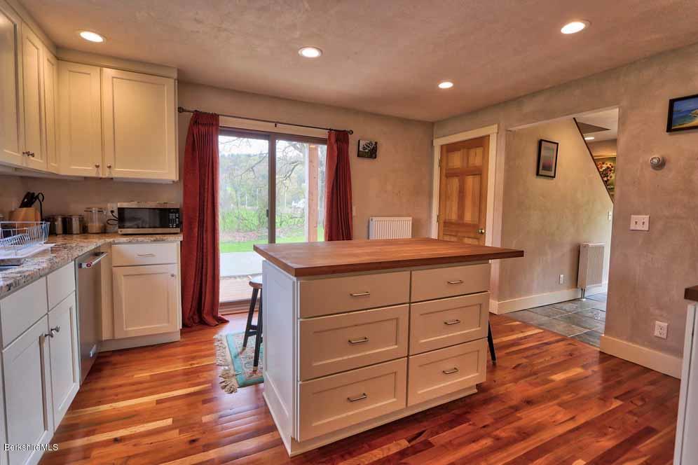 576 W Road Sheffield, MA 01230 - Photo 8 of 16 08