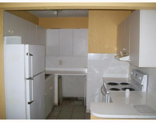 511 Banks Road, Unit 5118 Margate, FL 33063 - Photo 4 of 8 Kitchen