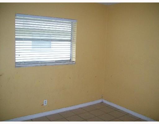 511 Banks Road, Unit 5118 Margate, FL 33063 - Photo 6 of 8 Master Bedroom